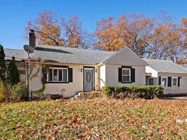 15 White St, Lunenburg, MA 01462
