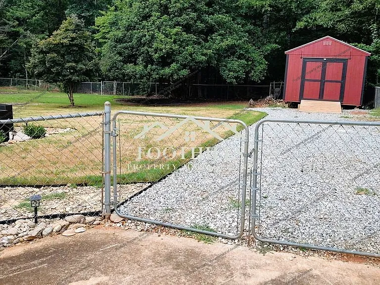 202 Wedgewood Dr — Photo 23