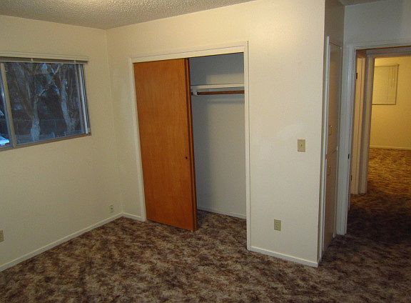 5th image of 525 NW C St #D