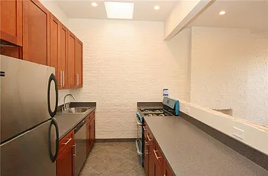 Rented by R New York