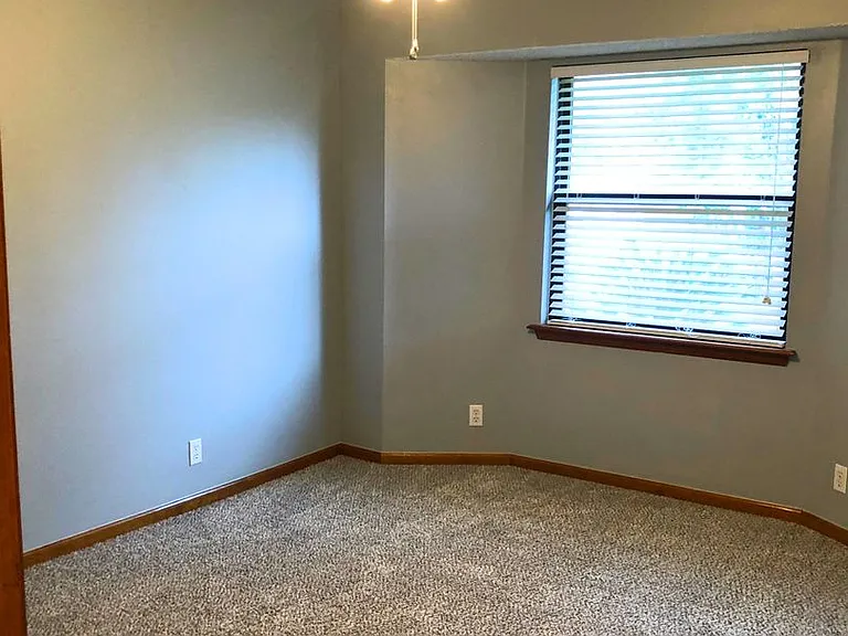 502 Hunt Club Rd — Photo 14