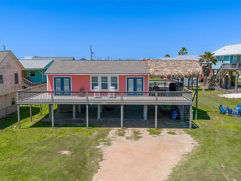 610 Surf Dr — Photo 2