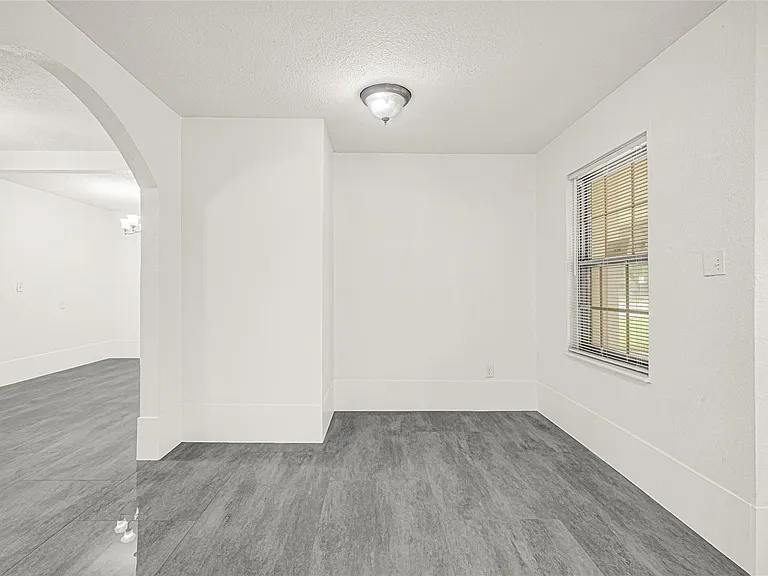 506 Edgebrook Dr — Photo 7