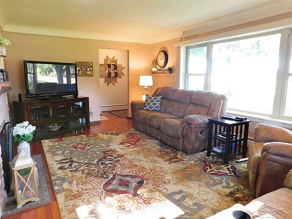 3rd image of 3605 Hermansau Dr