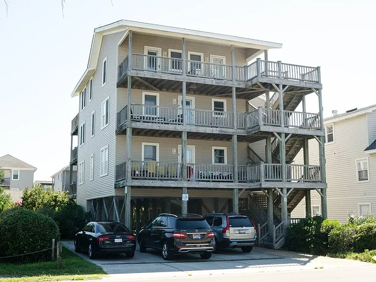 8B Sunset Ave #B — Photo 1