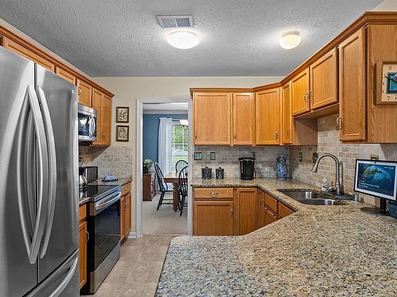 5th image of 917 Jouett Creek Dr