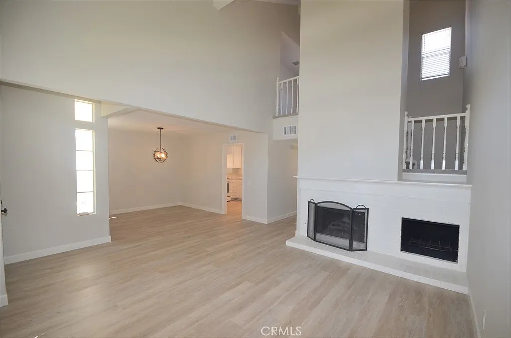 2 bed, 2.5 bath, 1447 sqft, $4,150 — Photo 3