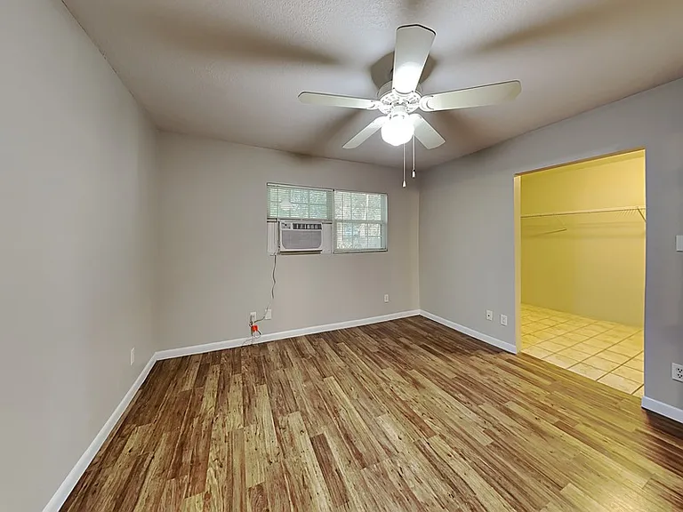 1431 Seminola Blvd #1 — Photo 11