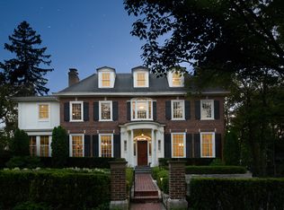 596 Arbor Vitae Rd, Winnetka, IL 60093