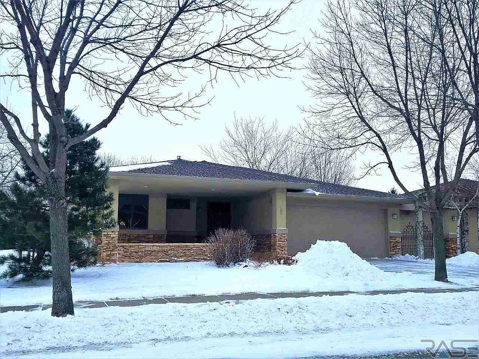 1st image of 200 E Pinehurst Dr