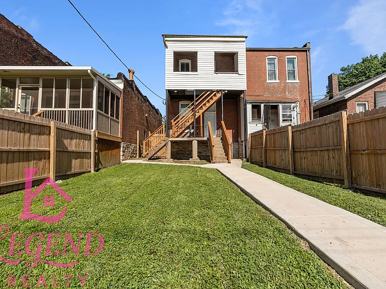 4138 Iowa Ave — Photo 3