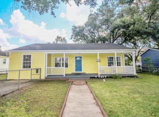 1030 N 7th St, Silsbee, TX 77656