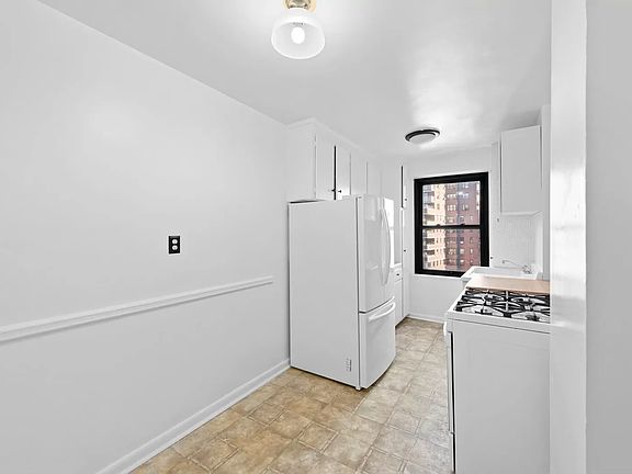 4th image of 415 Grand St #E1601
