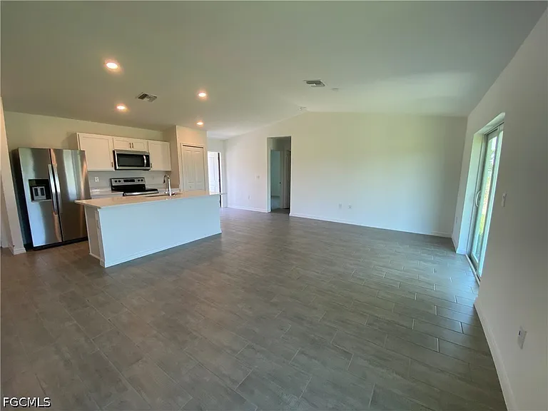 1906 Jacaranda Pkwy W — Photo 5