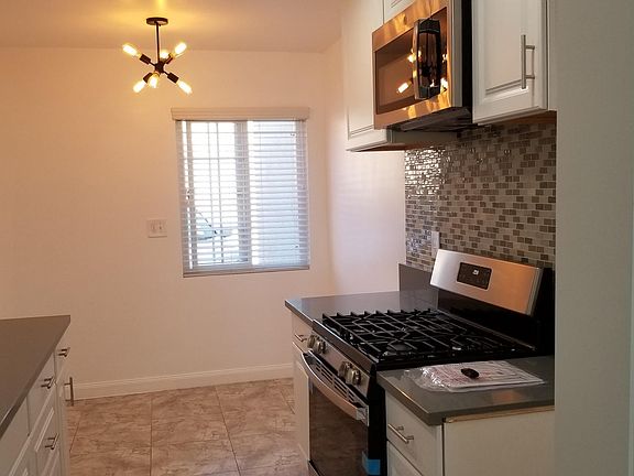 3rd image of 4655 Bancroft St