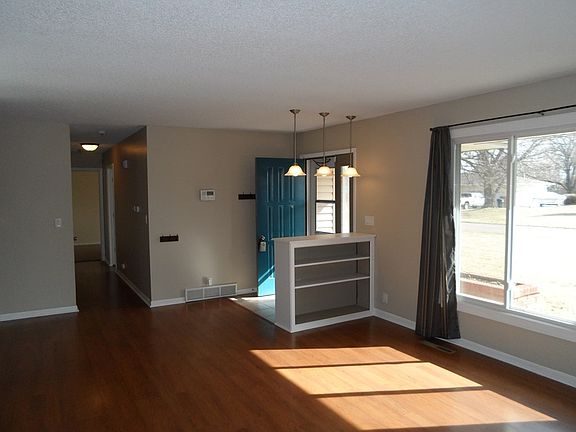 4th image of 4248 New York Ave