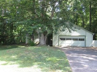 1612 Landing Ct, Woodstock, GA 30188