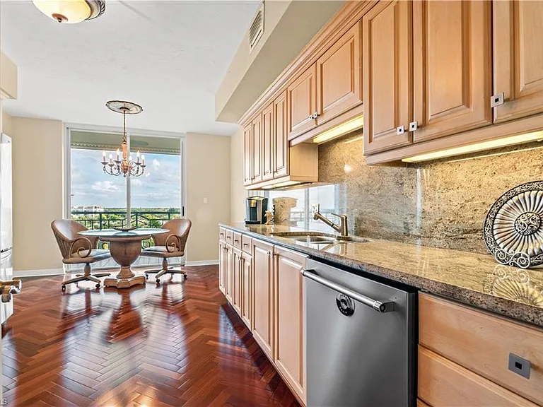 7515 Pelican Bay Blvd #7B — Photo 11
