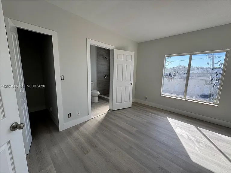 5736 Tyler St — Photo 15