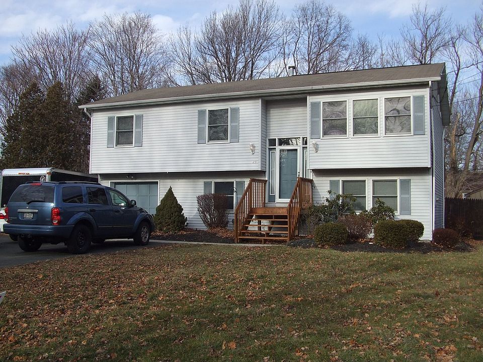 FRONT OF HOUSE