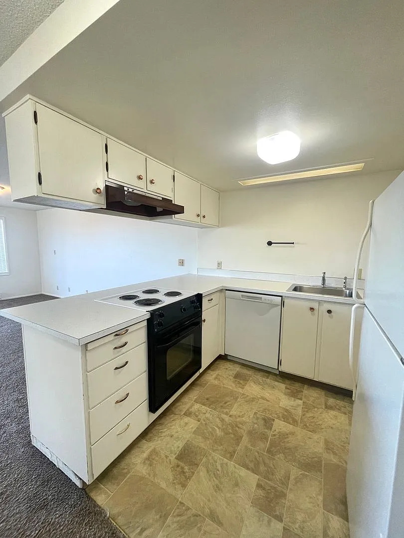 625 N Garden Street — Photo 2
