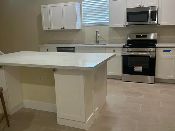 768 Lindo Ln, Port Saint Lucie, FL 34952