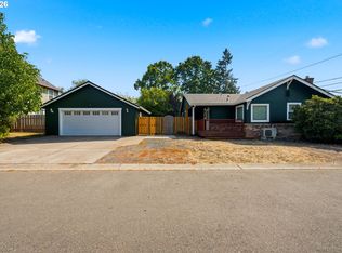 732 N College St, Newberg, OR 97132