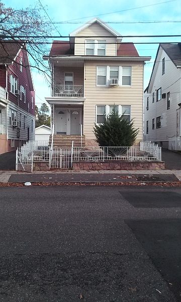1st image of 447-449 Roseville Ave #2