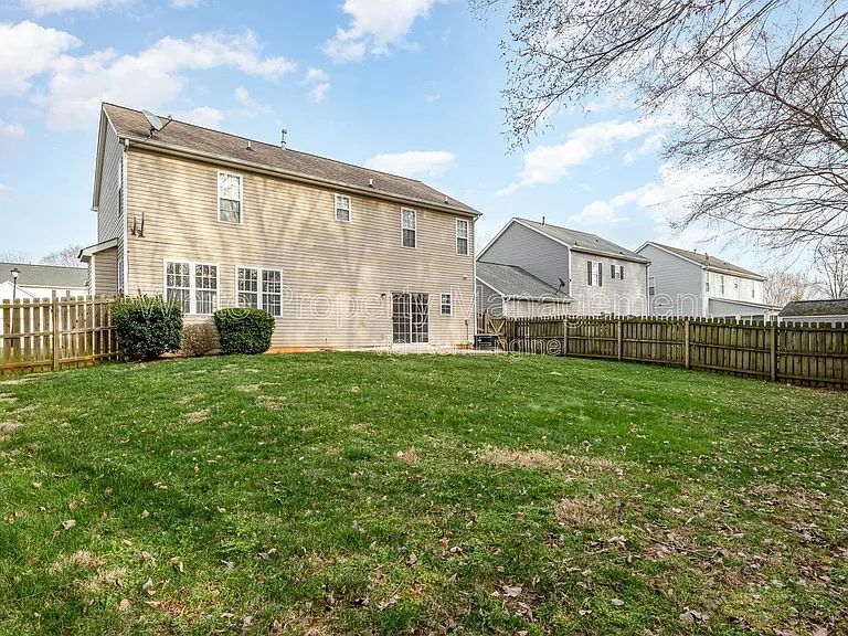 17304 Commons Crossing Dr — Photo 25