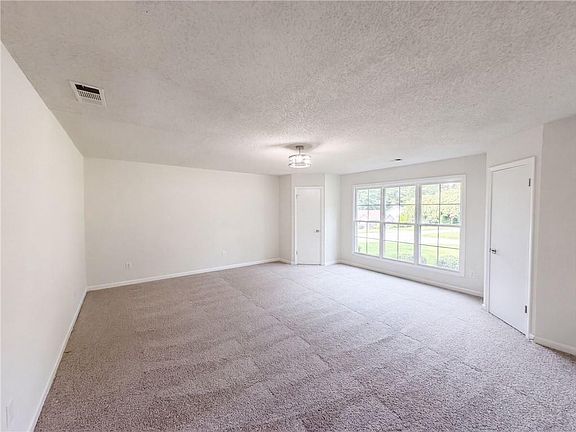 4th image of 6120 Dorchester Dr
