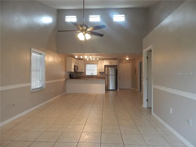 307 Sherborne Ln — Photo 2