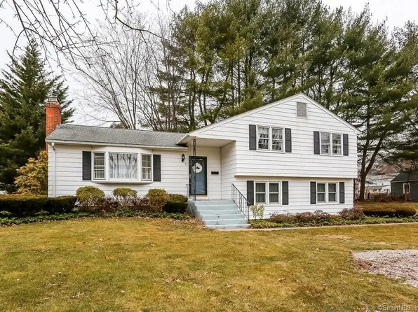 1 Hartwell Road, West Hartford, CT 06117