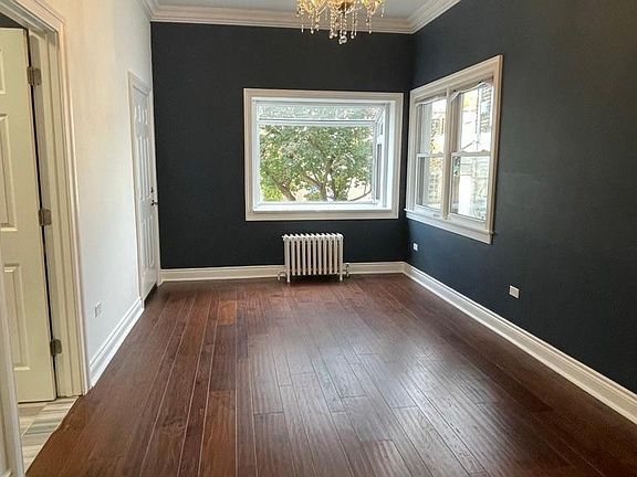 3rd image of 2441 N Francisco Ave #1