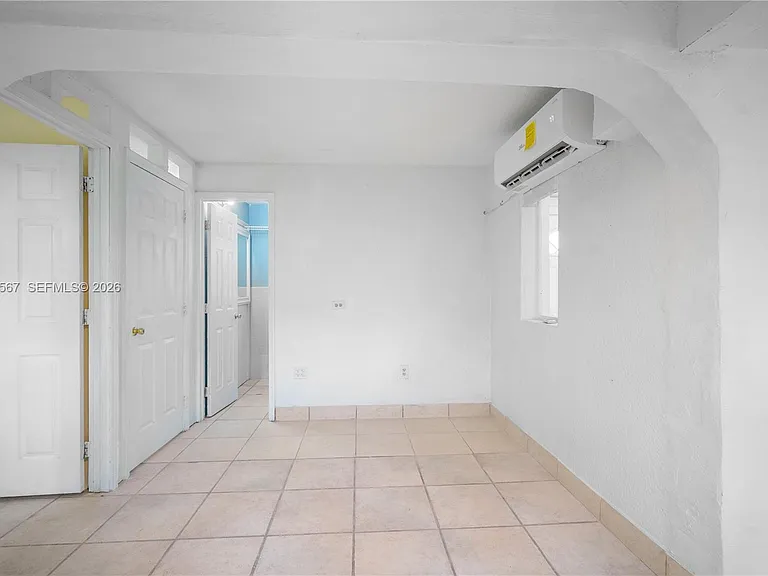 2270 NE 135th Ter — Photo 11