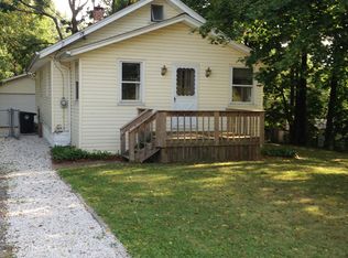 1060 Emmitt Rd, Akron, OH 44306