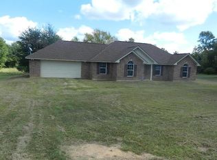 304 Pear Rd, Gladewater, TX 75647