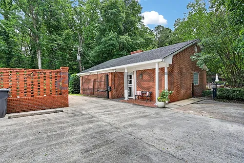 615 Pinecrest Dr Photo 1