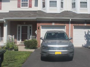 105 Alder Ct, New Brunswick, NJ 08901