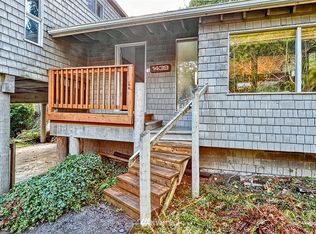 1439 Lahti Dr, Bellingham, WA 98226