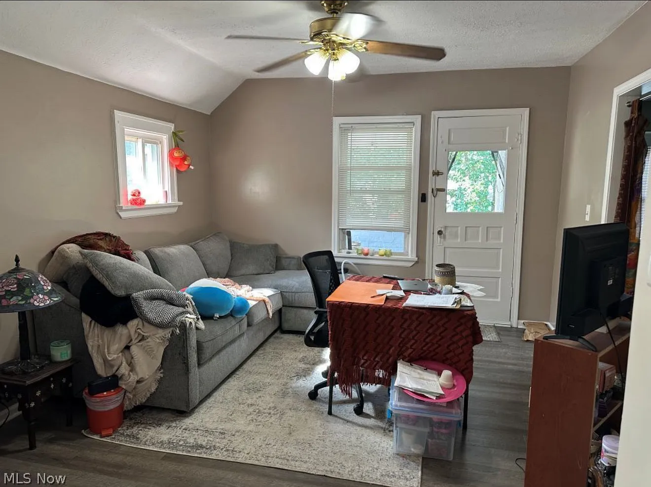 2 bed, 850 sqft, $1,050 — Photo 3