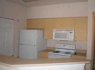 2nd image of 809 Belmont Ln
