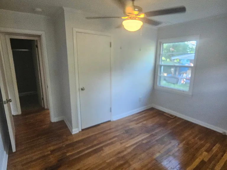 1305 N Barton St — Photo 16