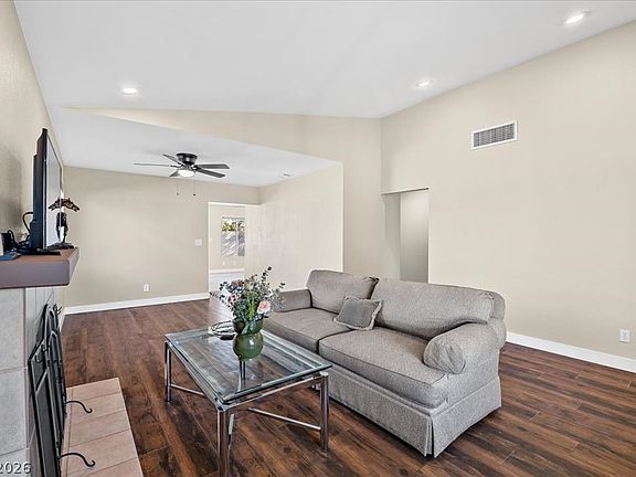 5th image of 2432 Millcroft Dr