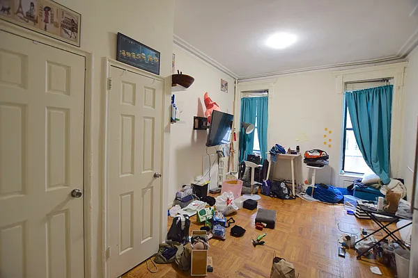 Rented by Street Realty Brokerage LLC | media 3