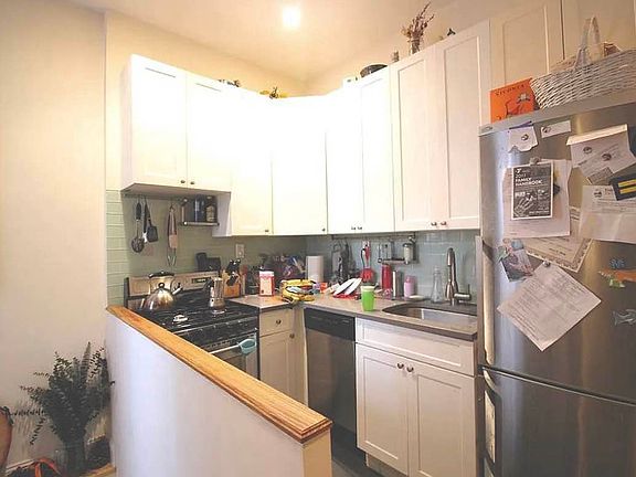 2nd image of 68 Hausman St #A