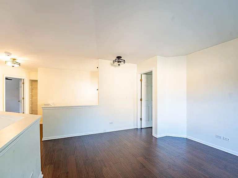 965 Summerhill Dr — Photo 13