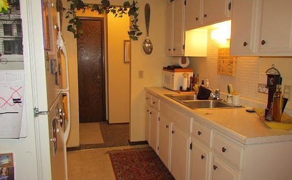 4th image of 205 Barry Ave S APT 310
