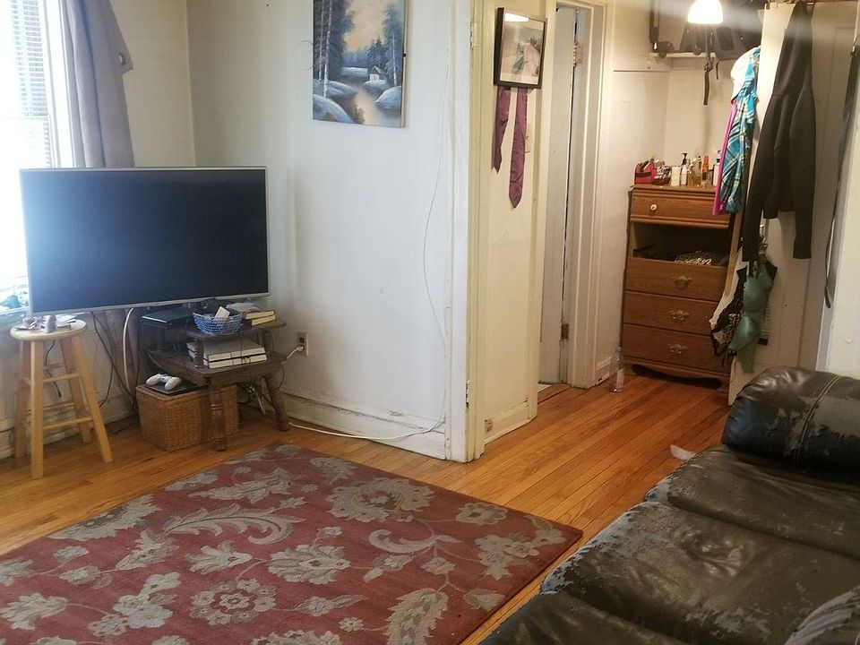 2nd image of 430 W Surf St APT 2
