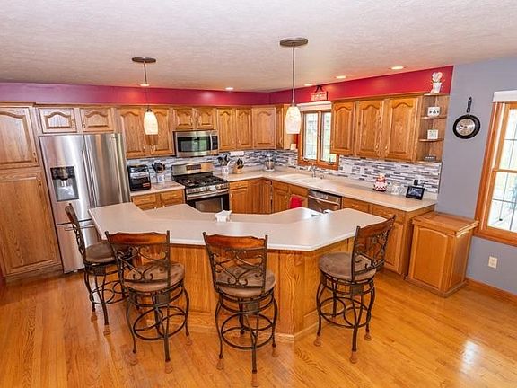 4th image of 5695 Boxwood Dr E