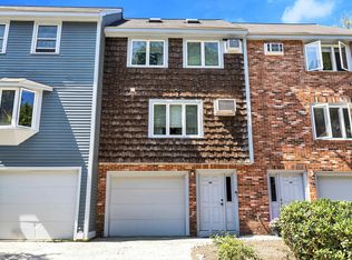 133 Valley West Way, Manchester, NH 03102